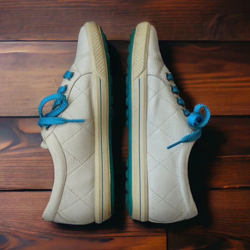 ECCO WOMEN'S SNEAKERS - Picture 7 of 11